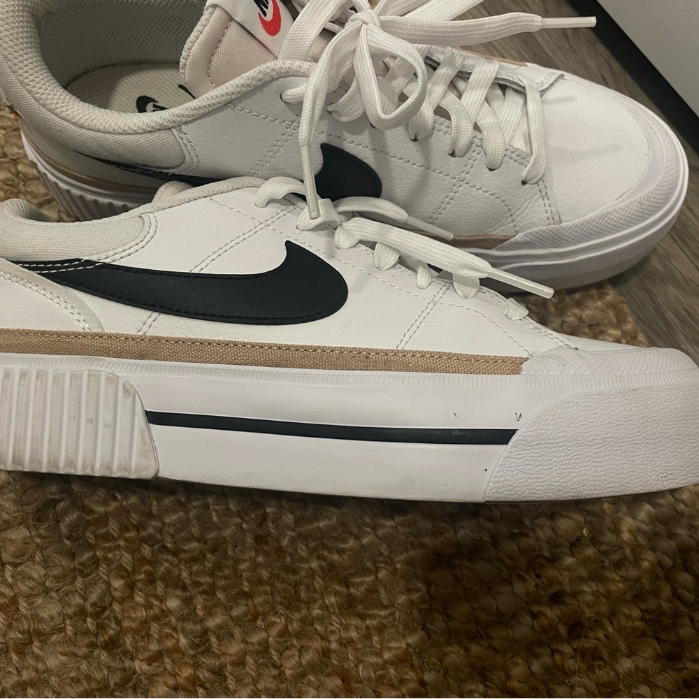 Nike Women’s Court Legacy Lift Sneaker 7.5